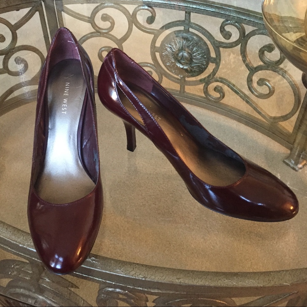 Nine West maroon patent leather pumps